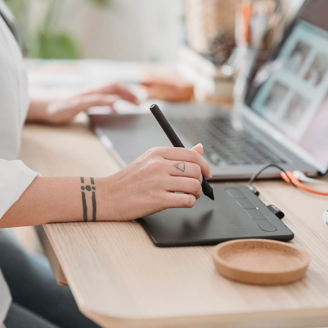 Diseño gráfico y comunicación visual - Elevando la identidad de marca